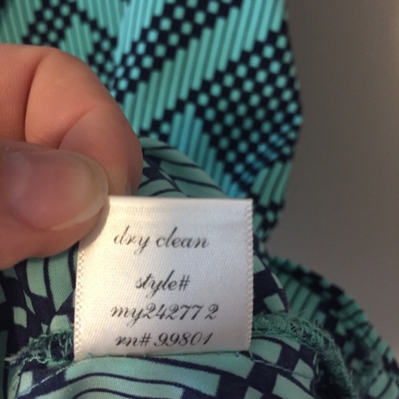 Francesca’s Collections Geometric Sleeveless Top - Picture 6 of 6